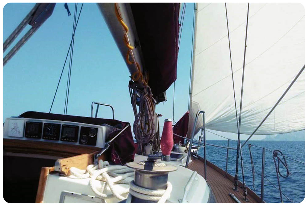 Uno sguardo verso prua