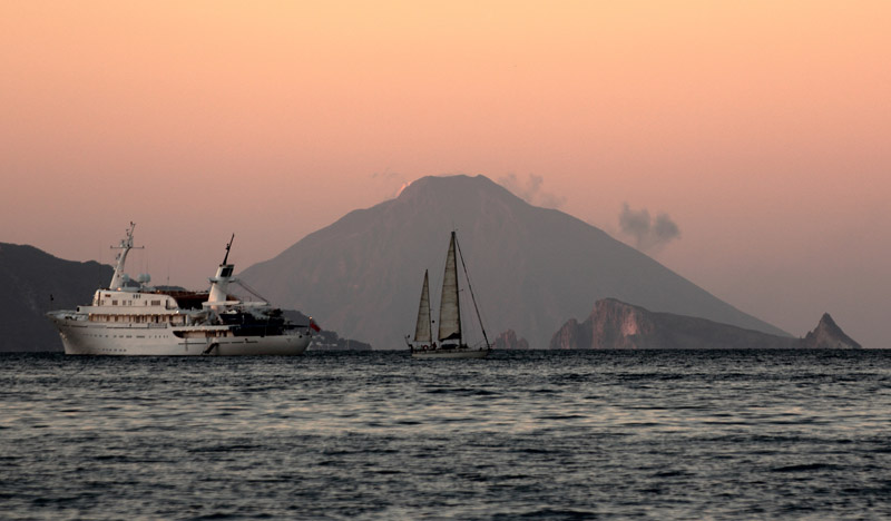 Tramonto su Stromboli